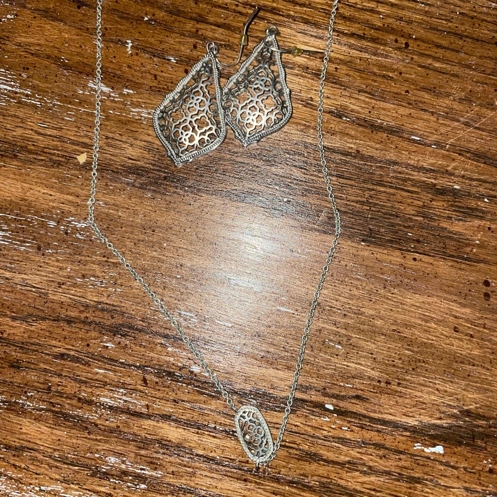 Kendra Scott set